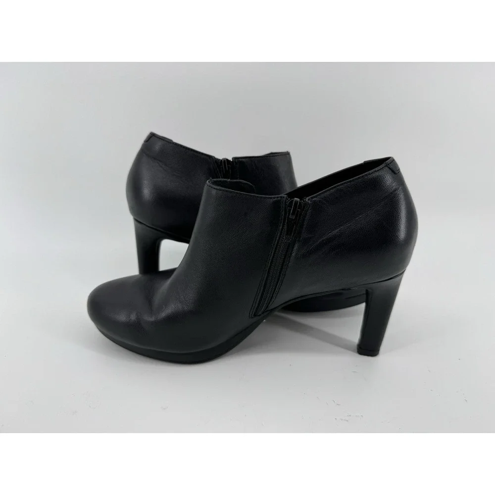 Clarks Collection Women Black Leather Ankle Boots Side Zip Heel Size 8M